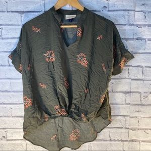 Universal thread twisted hem/ hi lo blouse